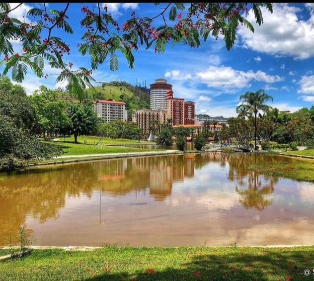 Apartamento Aconchegante Centro Aguas De Lindoia Apartment Luaran gambar