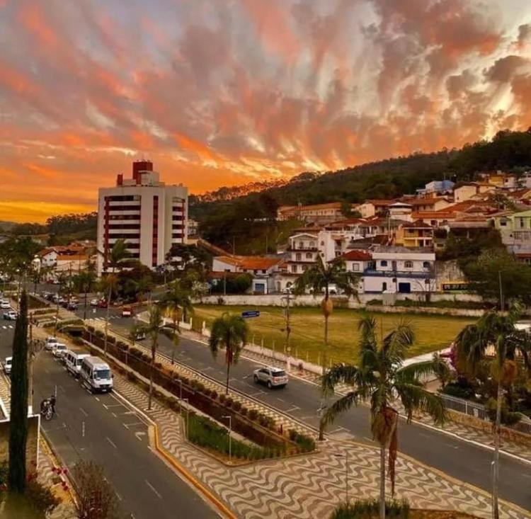 Apartamento Aconchegante Centro Aguas De Lindoia Apartment Luaran gambar